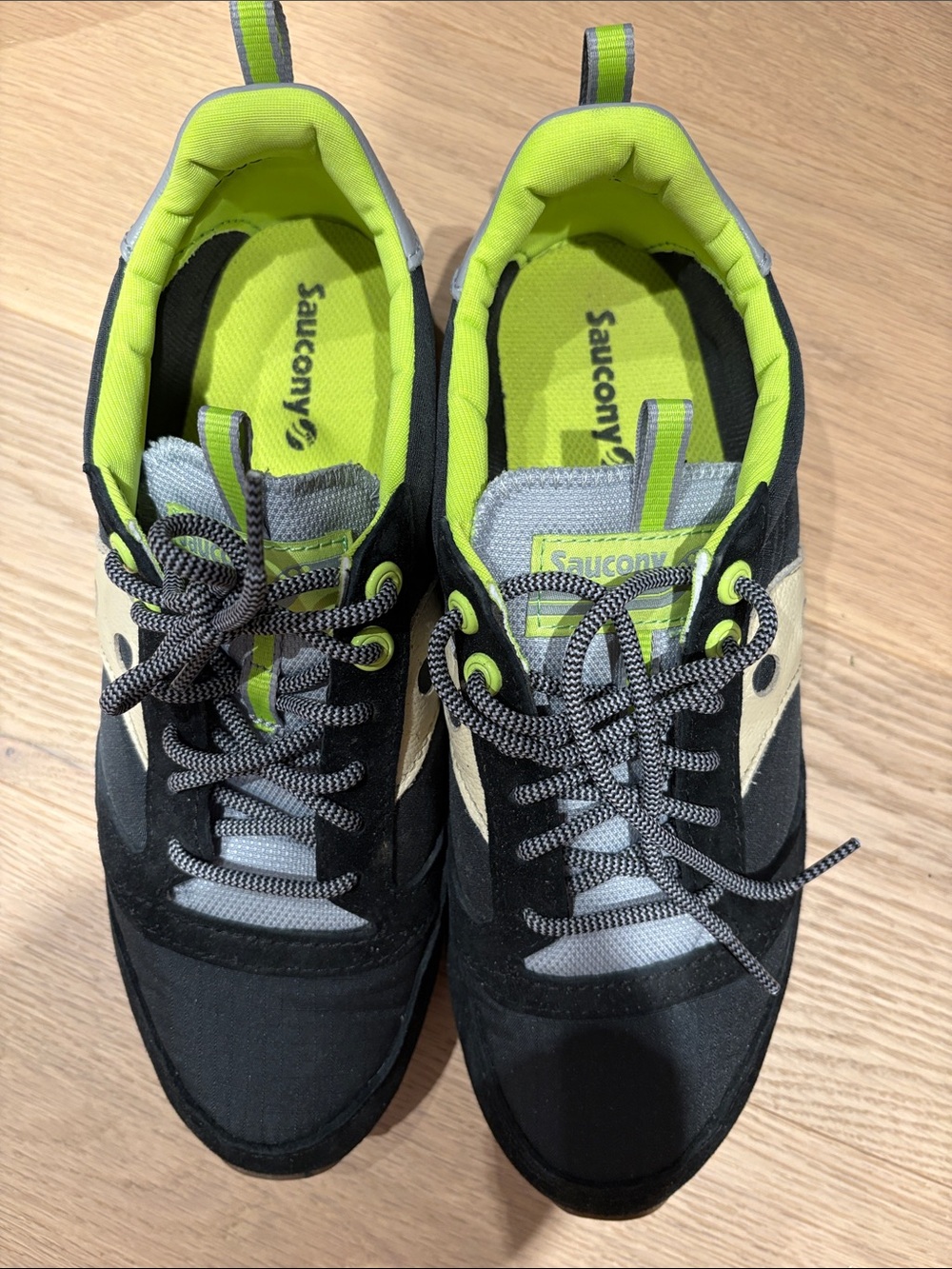 Saucony Men’s Black & Lime Green Athletic Sneakers